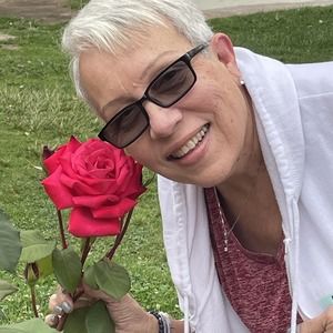 Meet your Posher, Iris